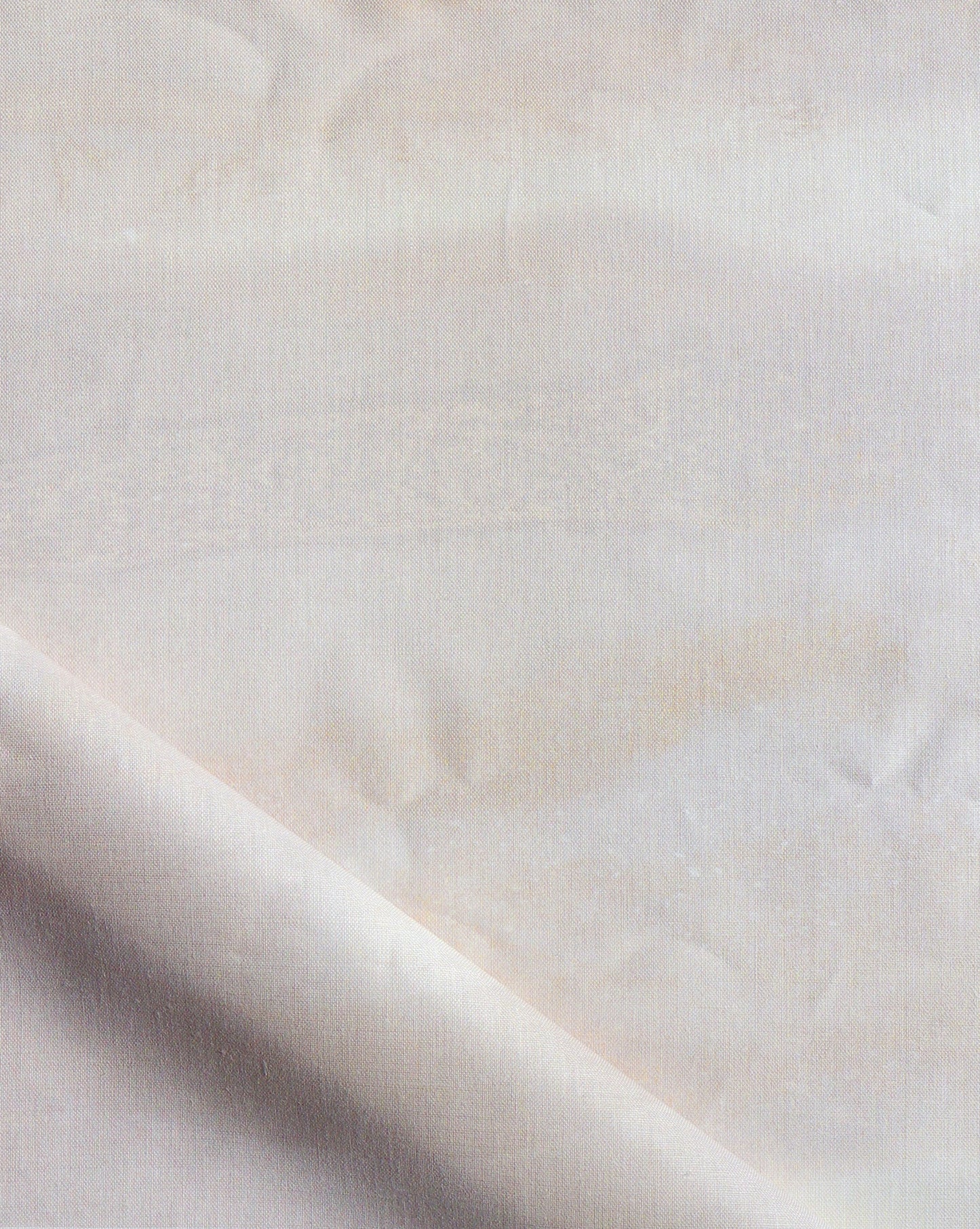 Delta fabric by Eskayel in the Camel colorway offers a superb palette of beige tones.