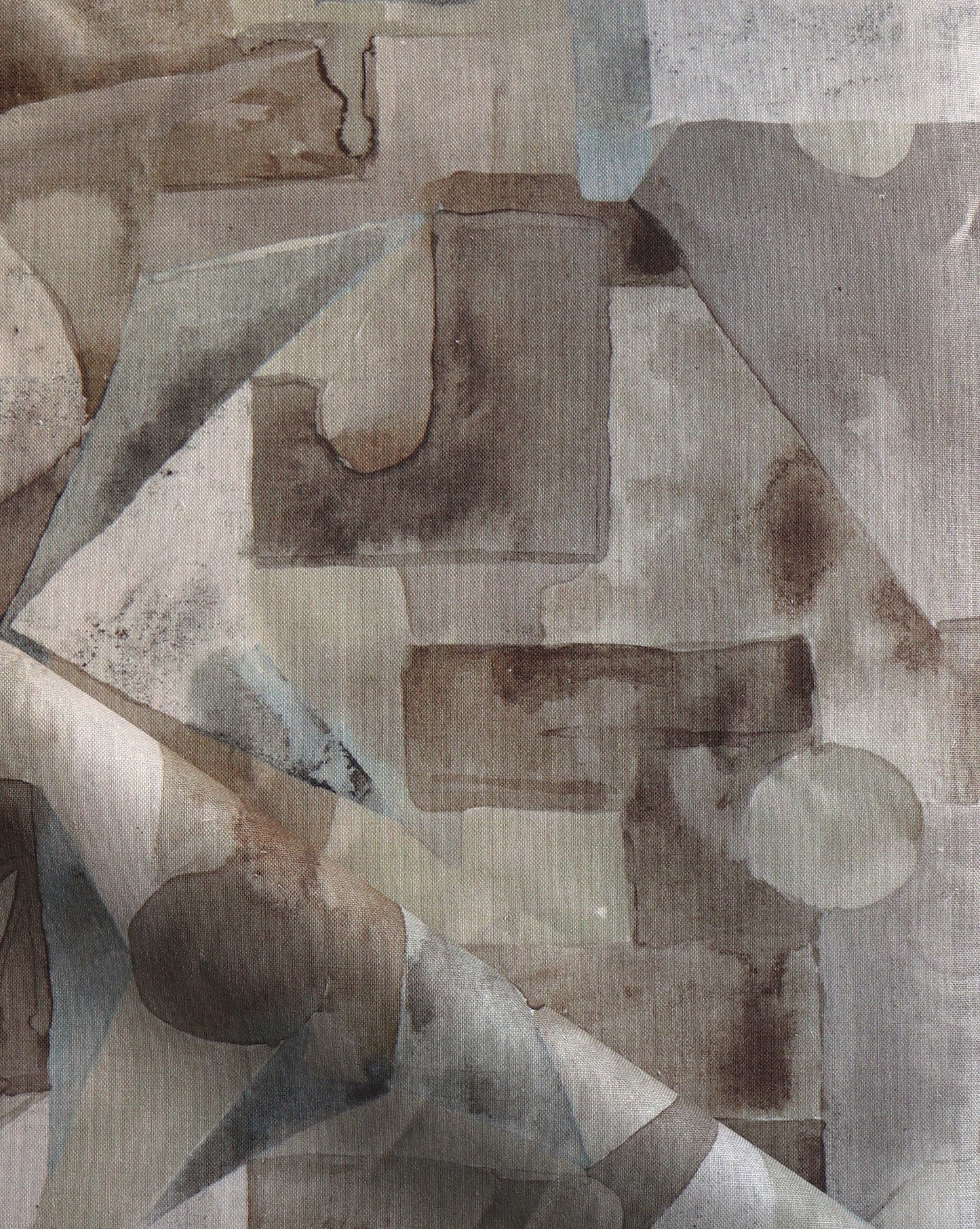 Pieces fabric in the Garnet colorway presents an earthy blend of brown shades.