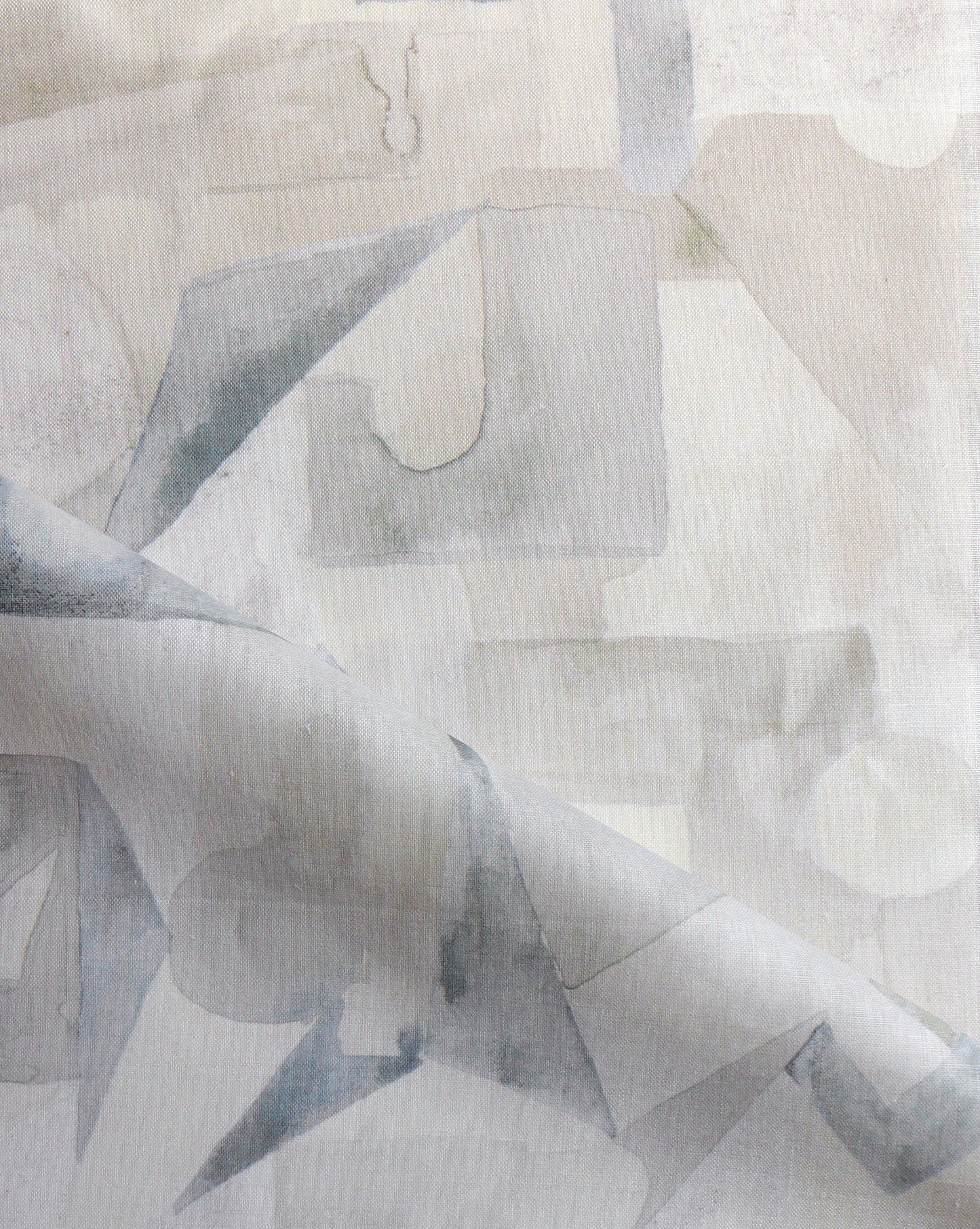 Pieces luxury fabric in Pearl from Eskayel present peaceful yellow shades.