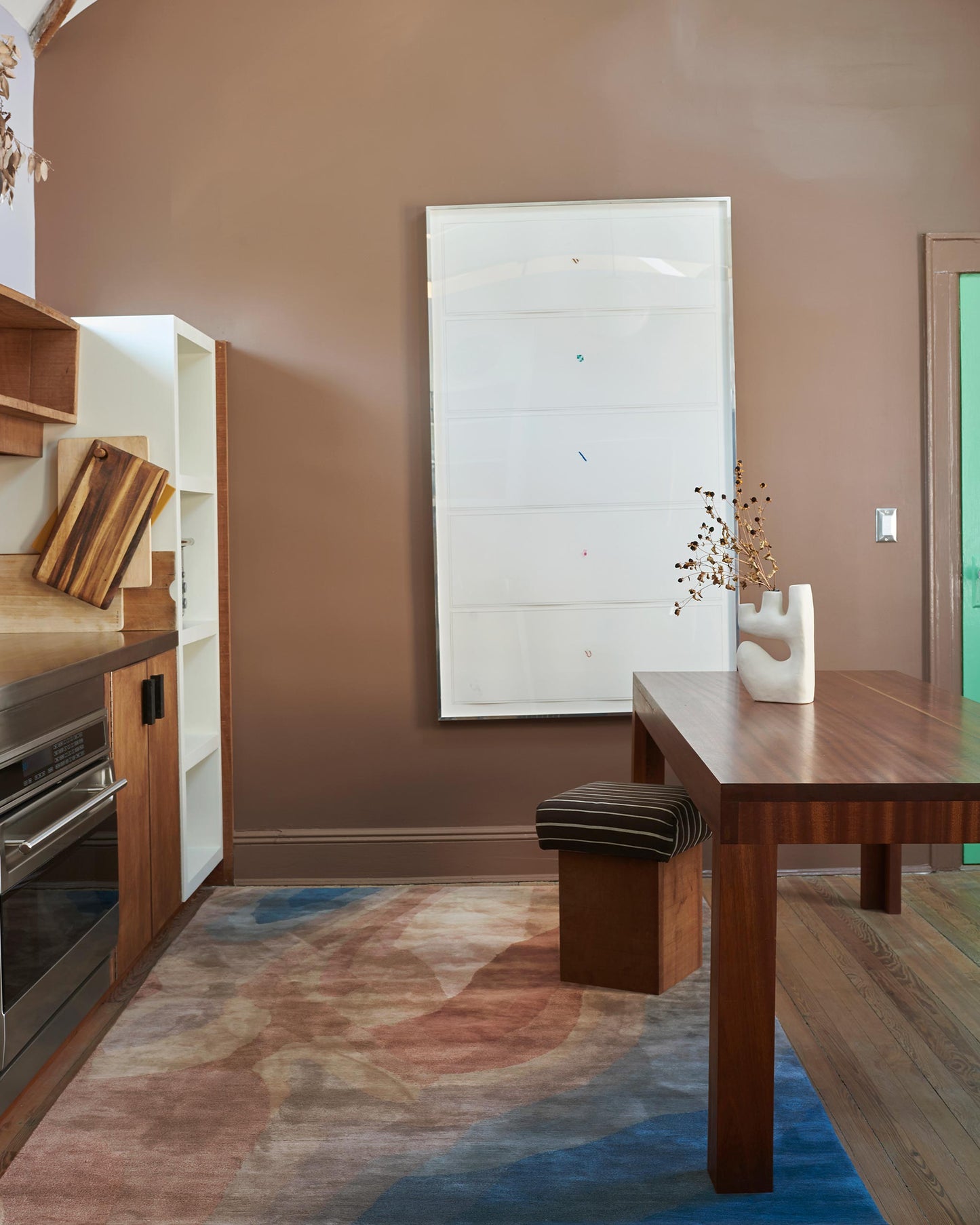 An elegance Progressions Hand Knotted Rug 5' x 8'||Isthmus made of merino wool in a kitchen.