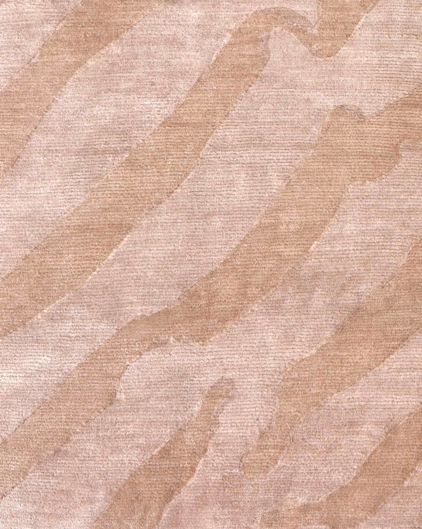 A close up image of the Sand Lines rug in Sienna.