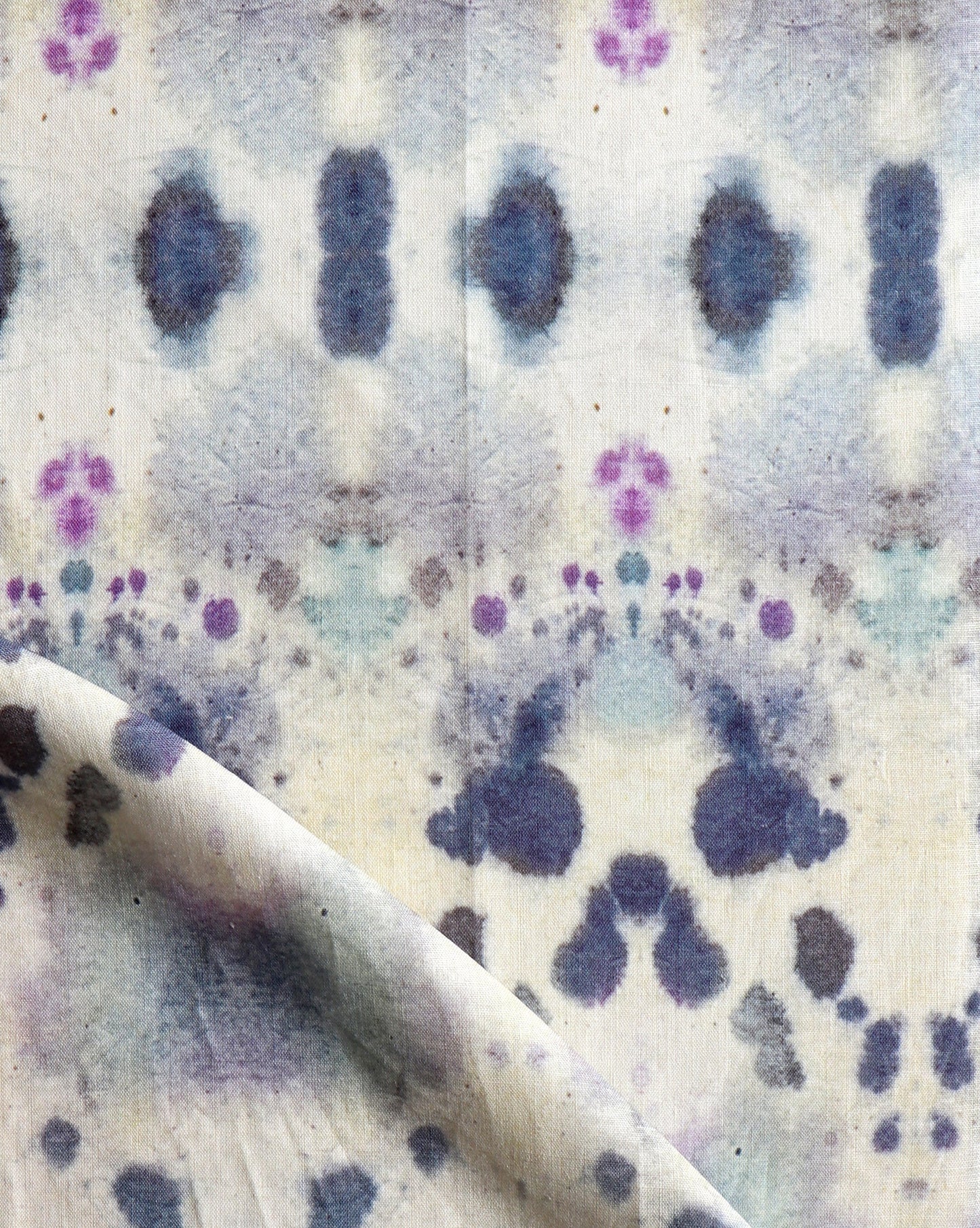 A close up of a blue and purple Species Fabric Waterstone, creating a kaleidoscopic effect
