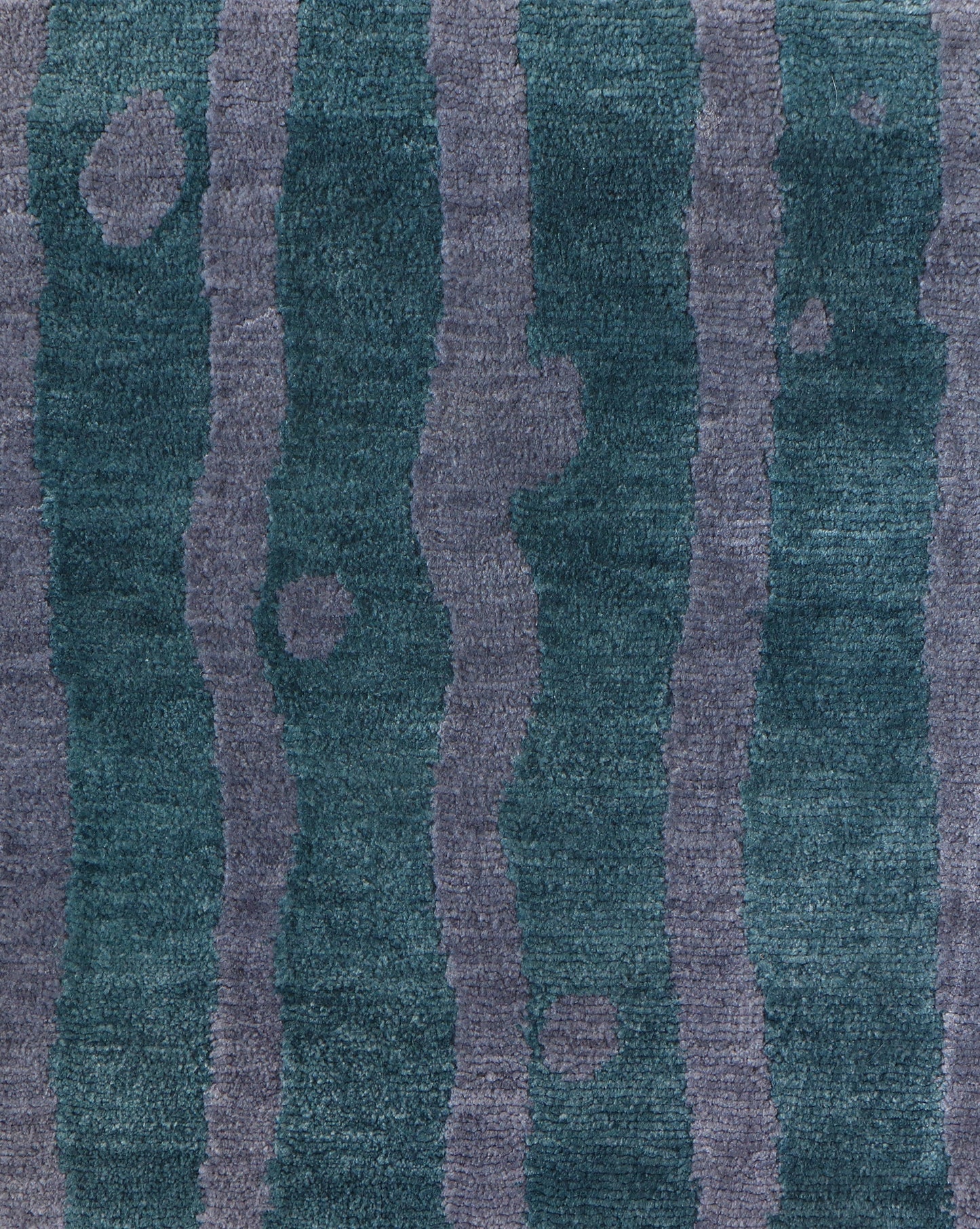 A Drippy Stripe Hand Knotted Rug||Gulf with a aquatic feeling.