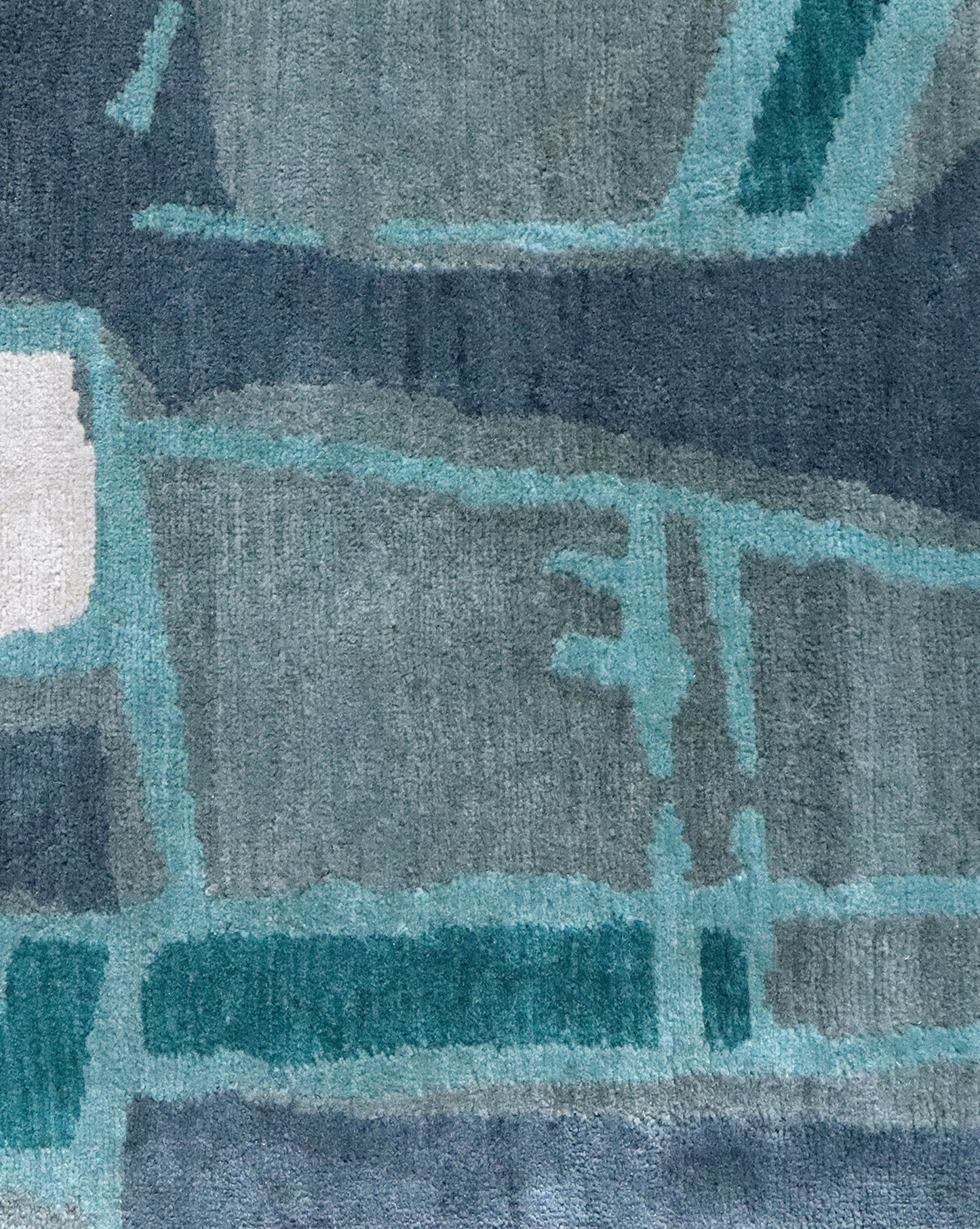 Quotidiana Hand Knotted Rug with an abstract pattern