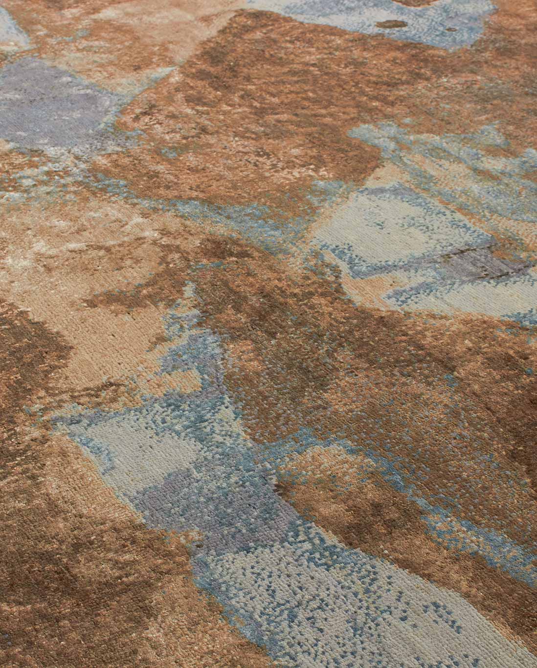 Eskayel's Mani rug in collaboration with ELTE in the colorway isthmus.