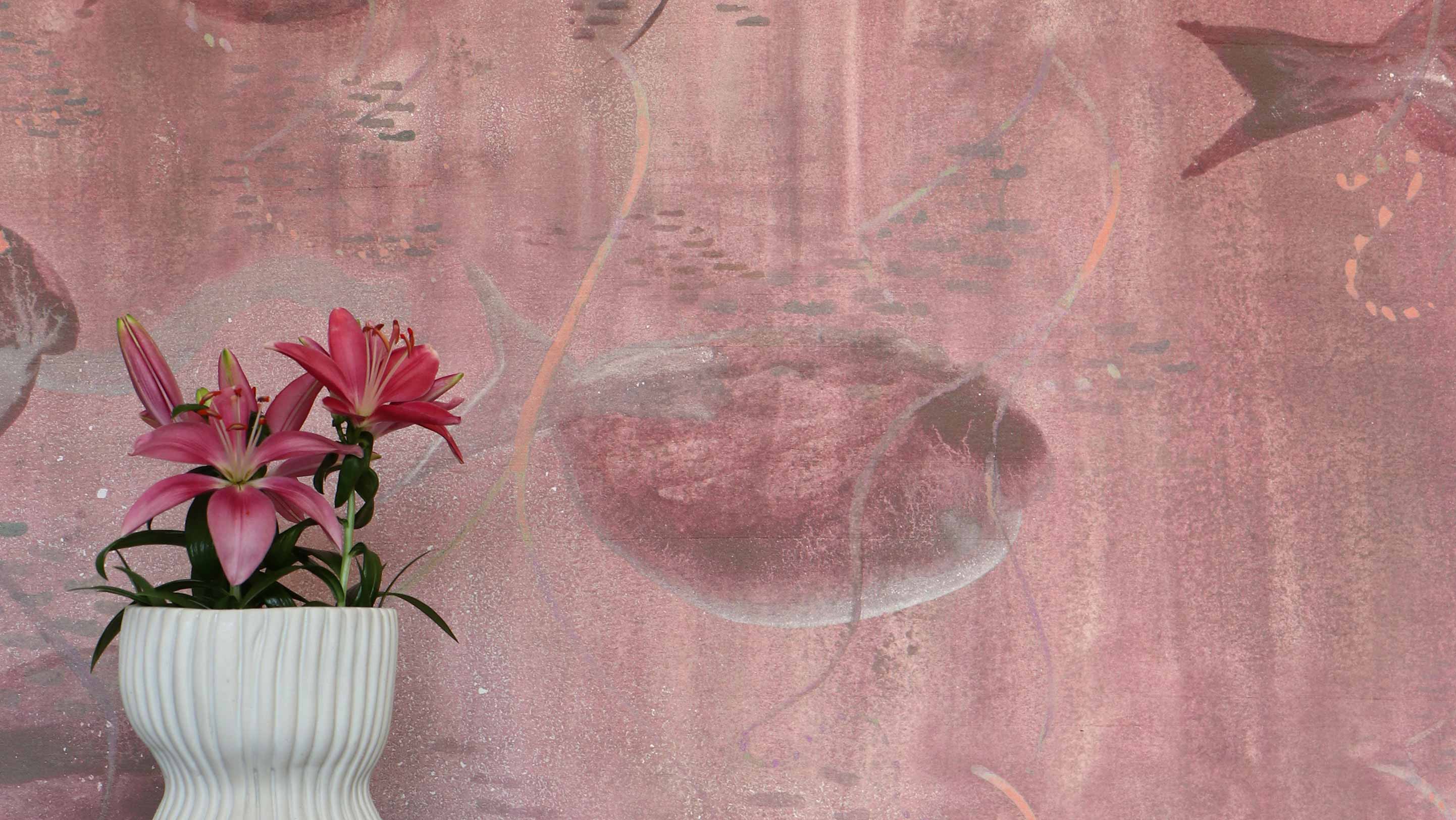 Shoal Coral walllpaper red and pink hued wallcovering.