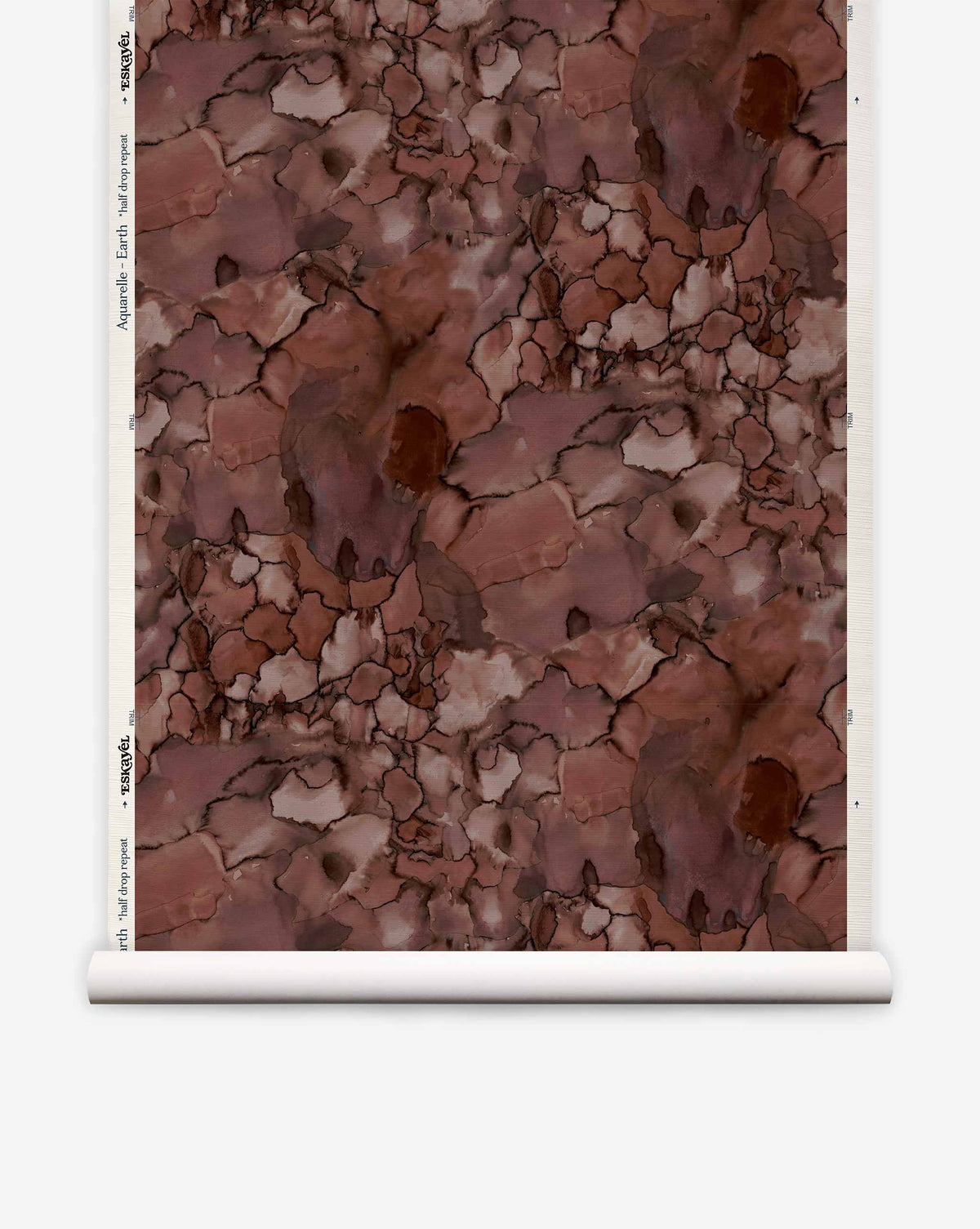 Aquarelle Grasscloth||Earth wallpaper roll featuring an abstract, watercolor-inspired marbled pattern in shades of brown, taupe, and dark red.