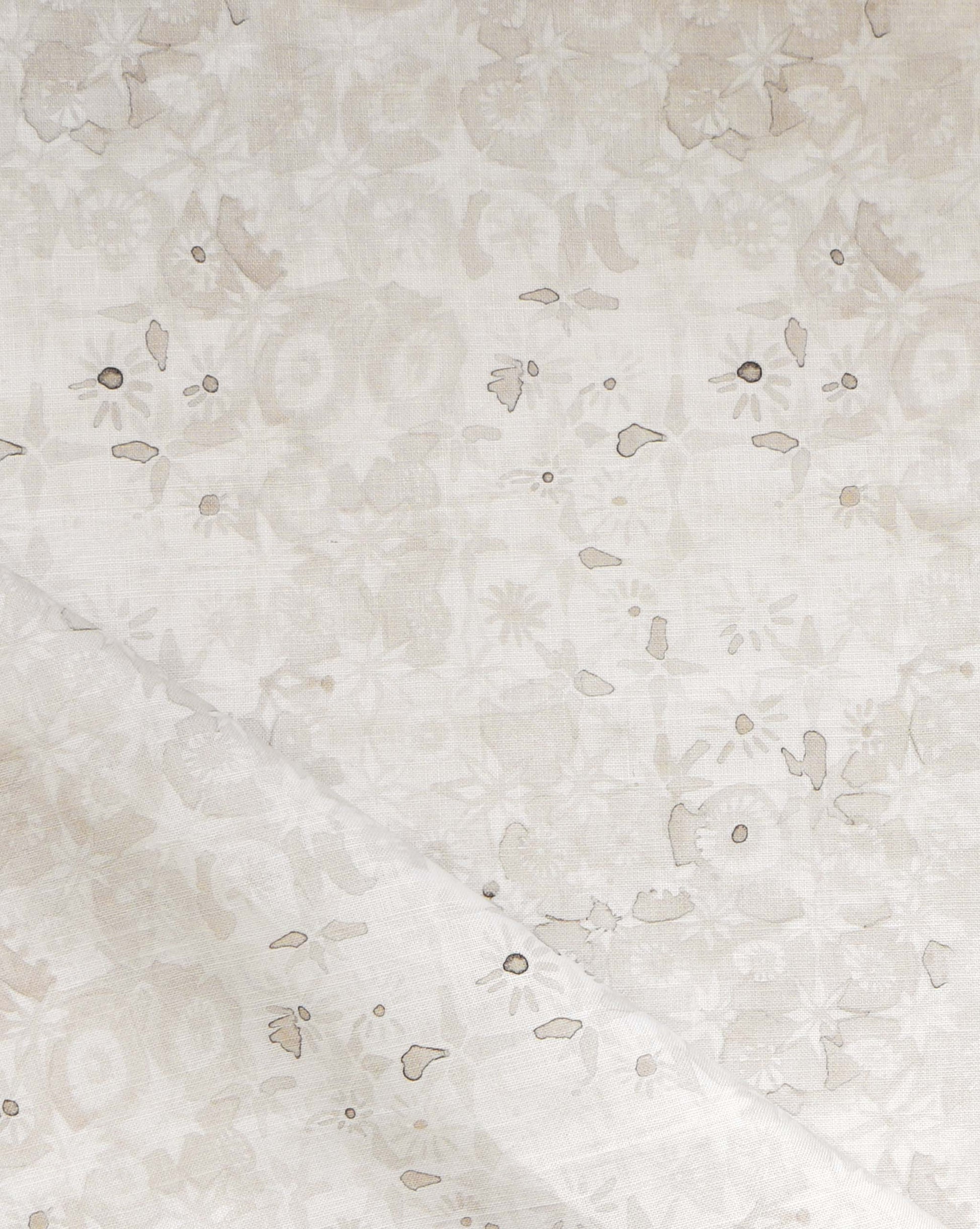 Eskayel’s Crochet Lace fabric in Ricotta is a micro-print of flowers in a cream palette.