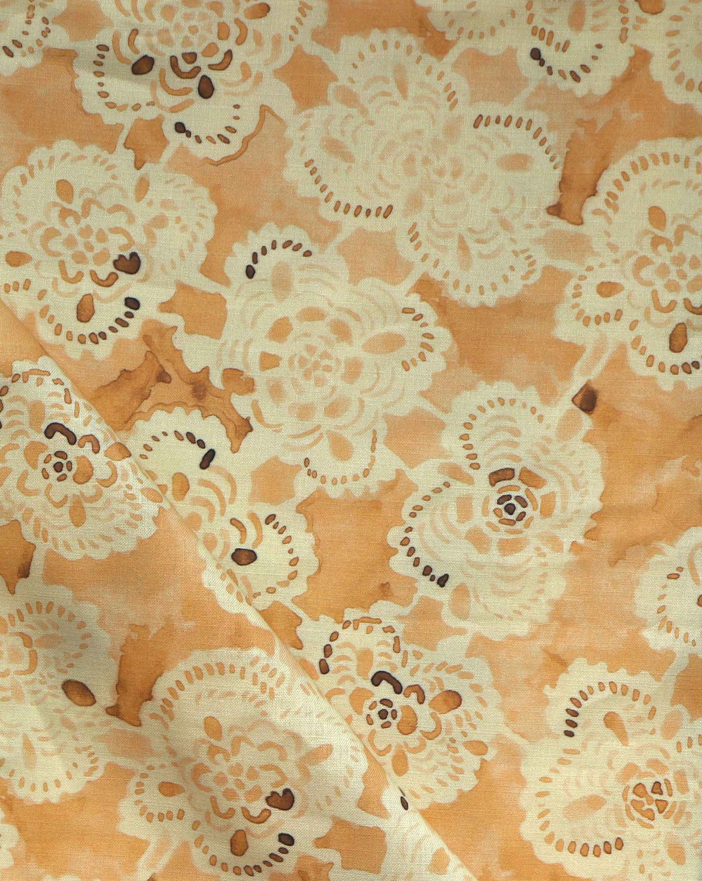 Margherita fabric was inspired by a collection of handmade lace. In the Limoncello colorway it features warm yellow.