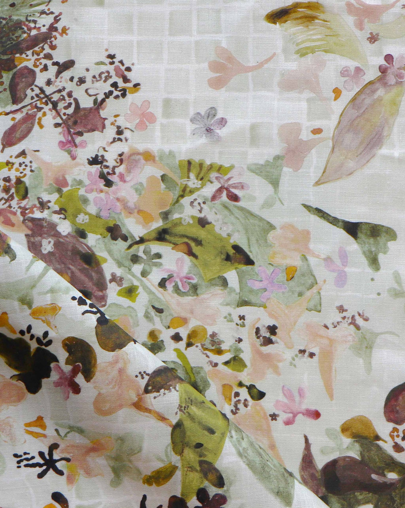 Pétalos Fabric Abalone — ink-wash artwork of blooms and foliage blown by the wind into a swimming pool provided the starting point of this pattern. Abalone is a botanical using a green palette with pink and brown accents | Eskayel