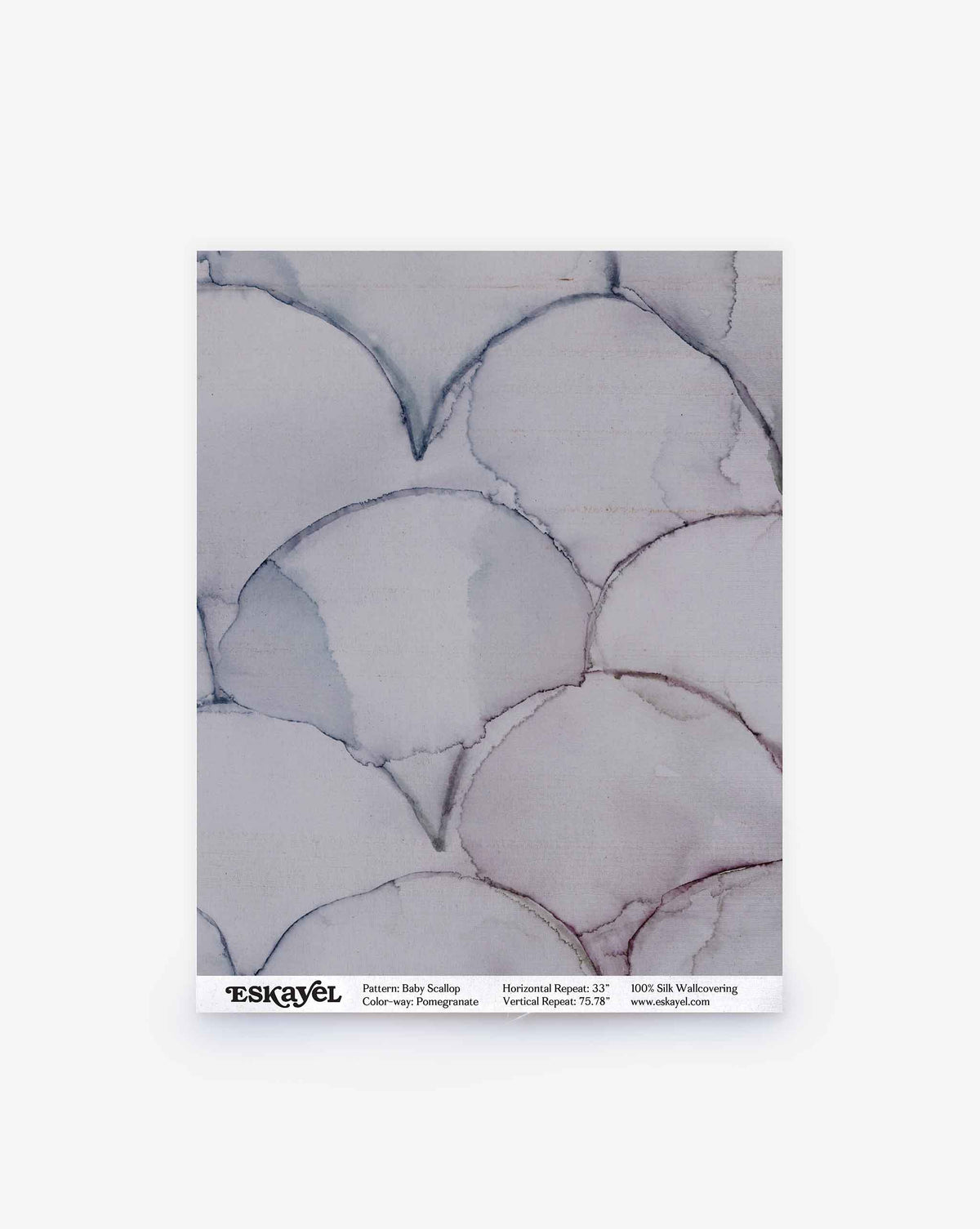 Baby Scallop Silk Wallcovering||Pomegranate features a repeating scallop pattern in gray and light purple, evoking subtle geometric, watercolor-like motifs.