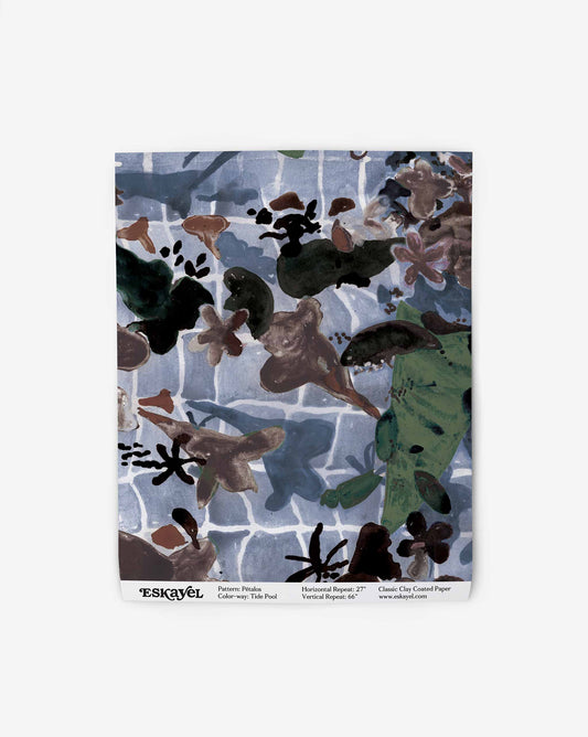 Wallpaper swatch image of Pétalos Tide pool, a colorway of immersive blue shades | Eskayel