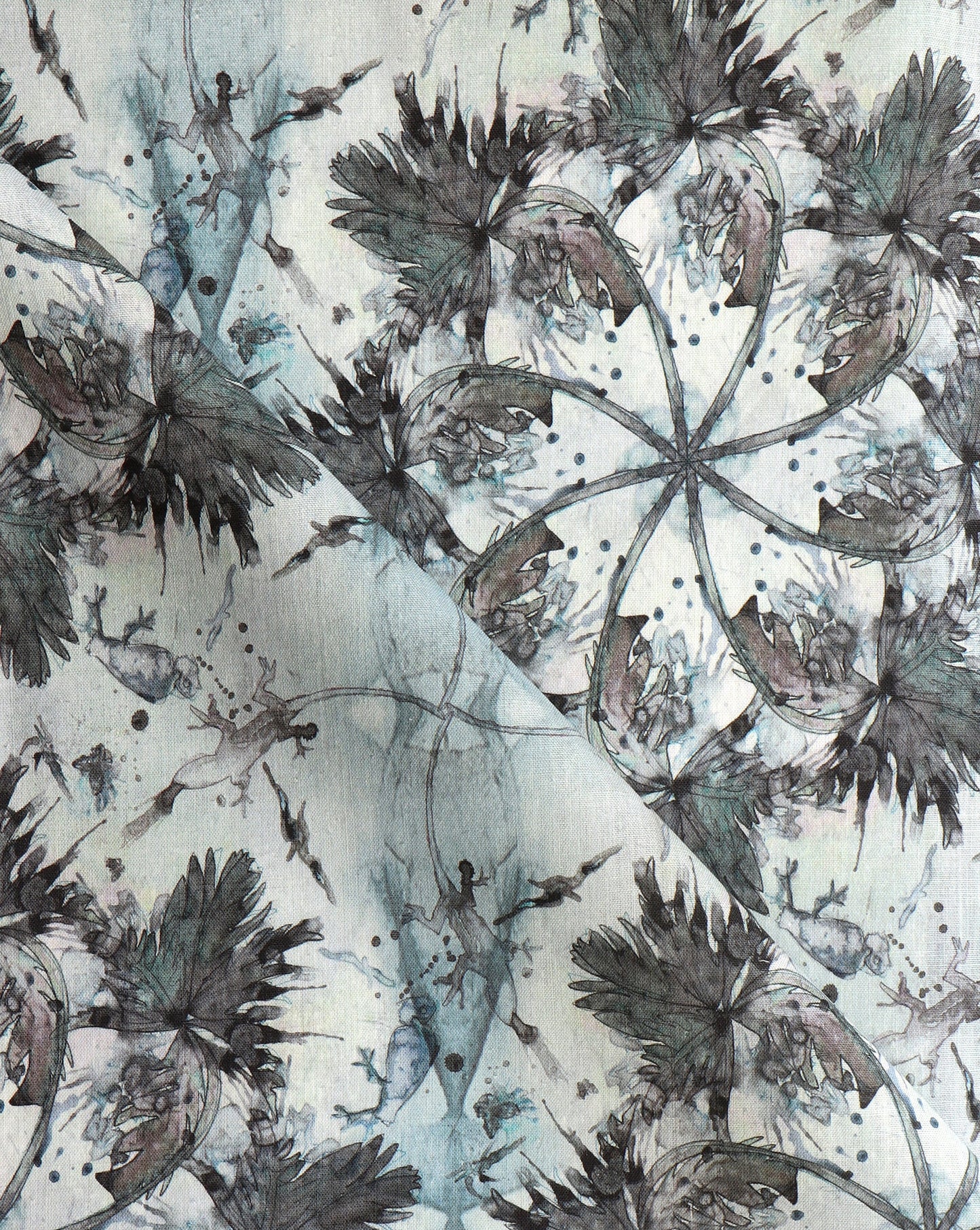 A high-end Laurel Forest Fabric with a black and white floral pattern creates a tropical atmosphere reminiscent of the Laurel Forest