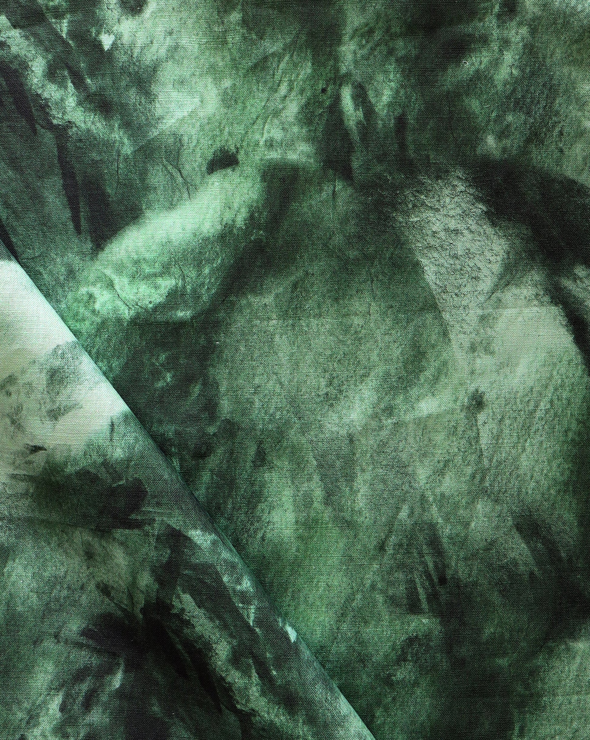 A close up of the Palmeti Fabric Verde pattern