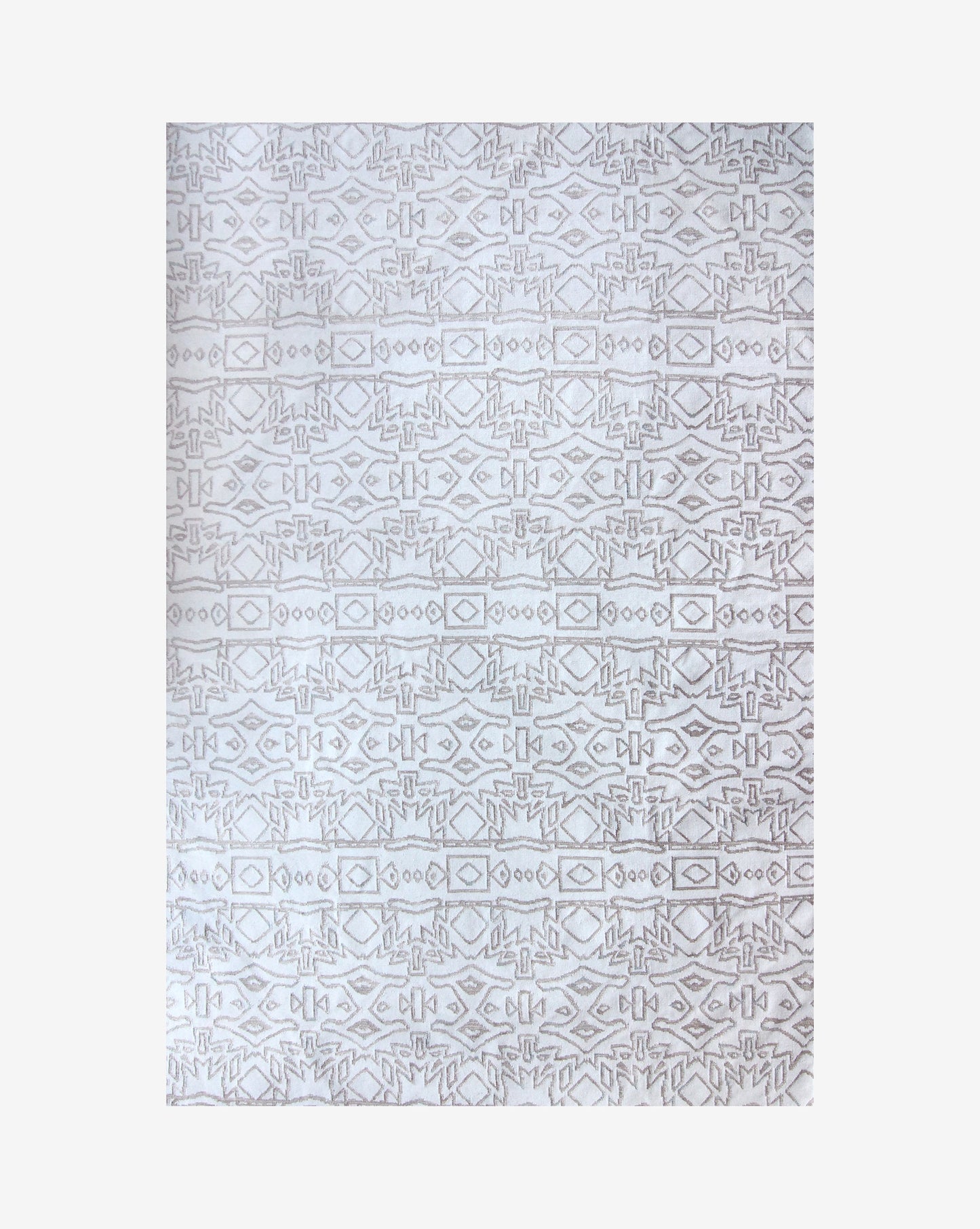 An Akimbo flatweave rug with a geometric pattern